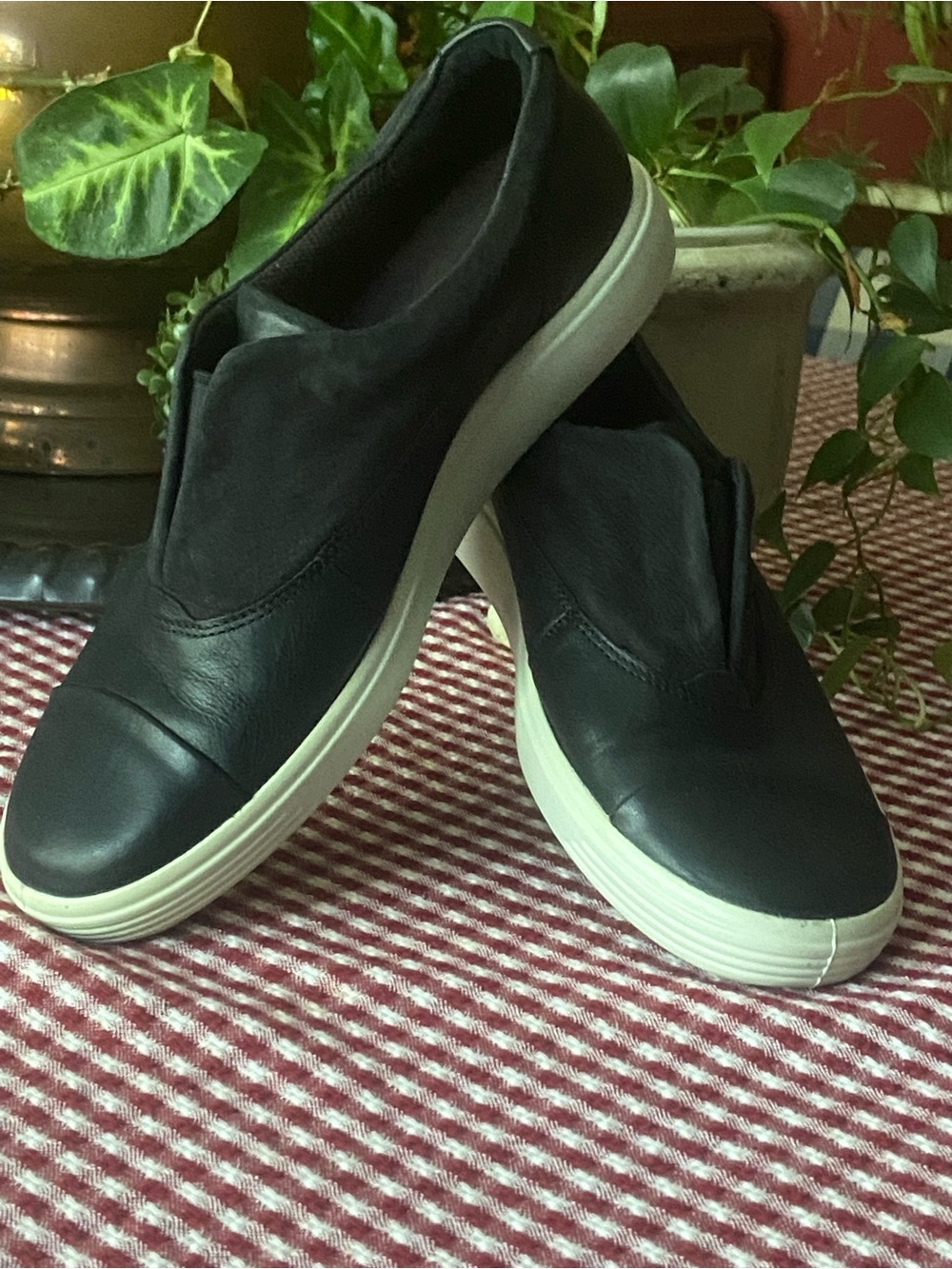 Ecco brand slip-on sneaker/walking shoe. Leather/nubuck upper. Rubber sole.